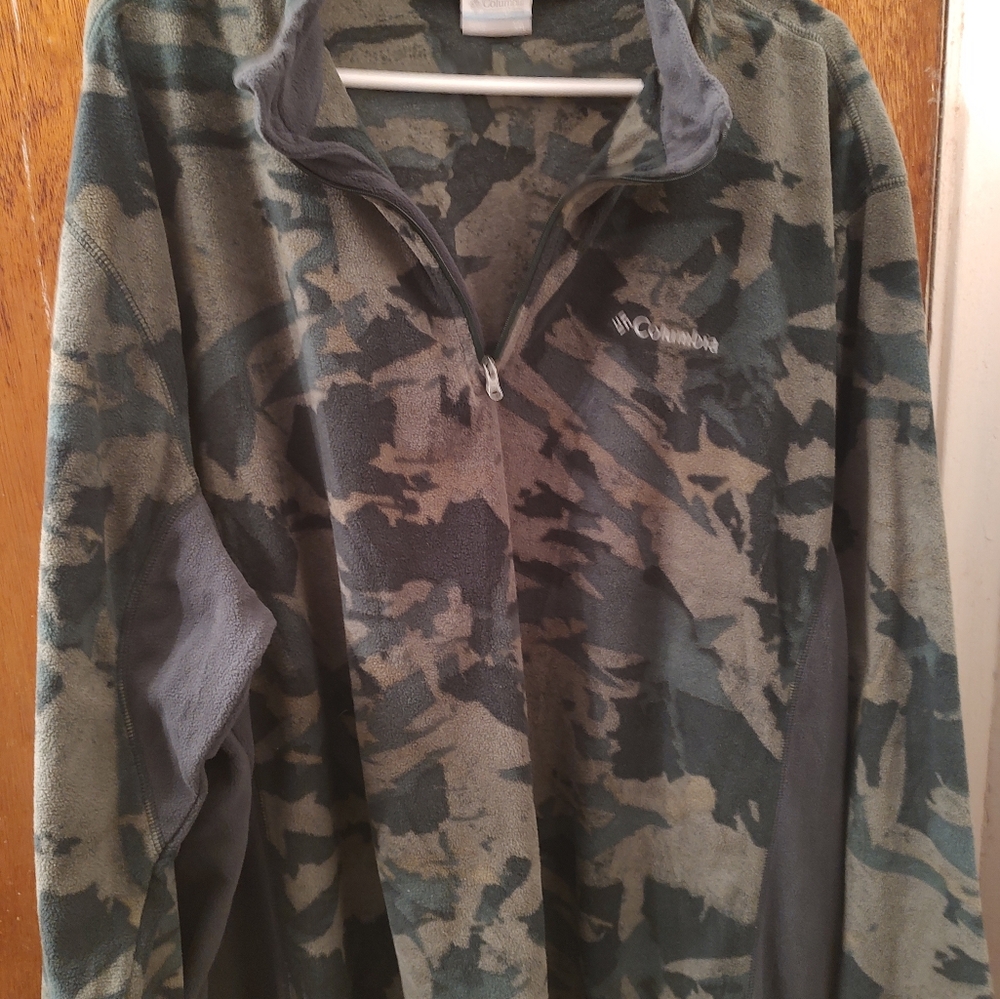 Columbia Green and Gray Camouflage Pullover